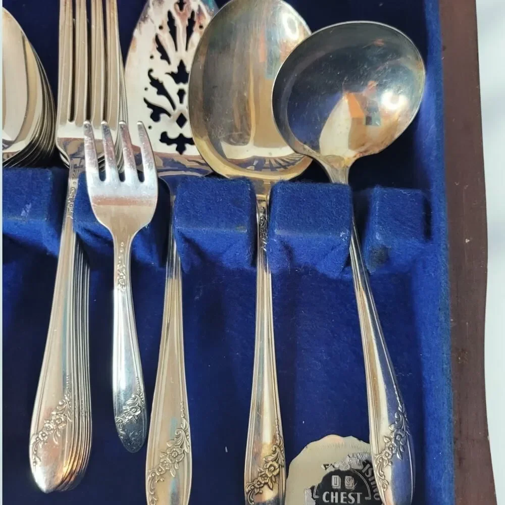 Vtg 1940s Silverware Set QUEEN BESS Tudor Plate ONEIDA‎ Flatware 51 Pieces AS IS